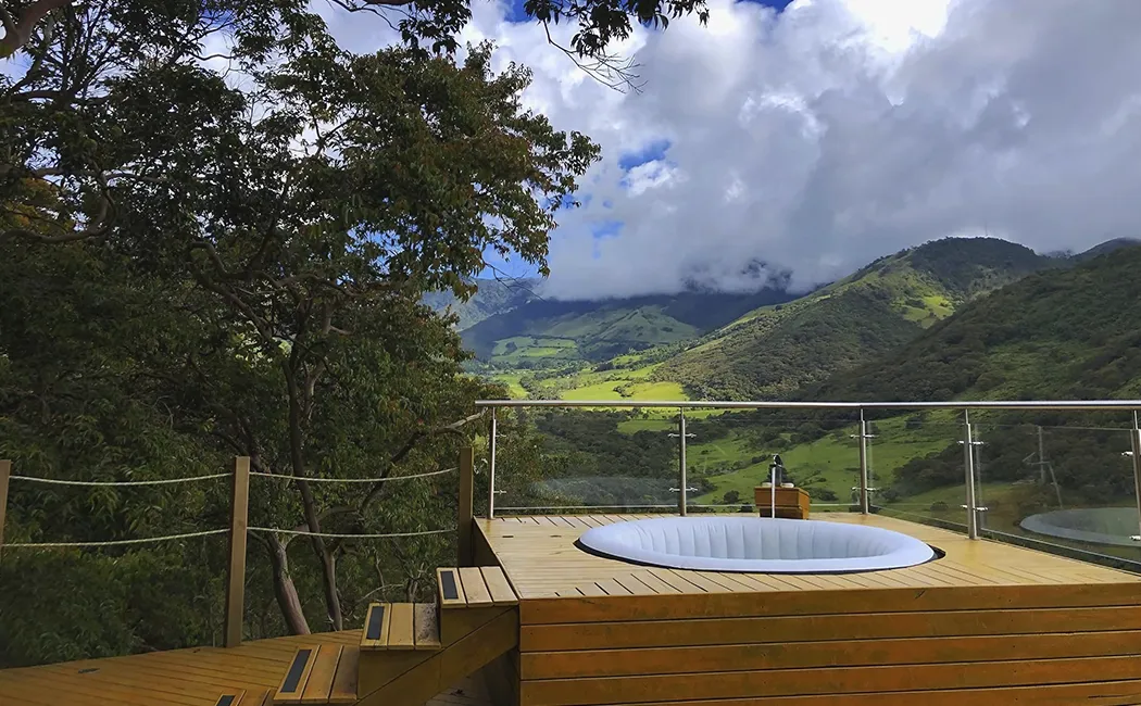 Iscalama Glampling Estacion Bella Vista camas jacuzzi