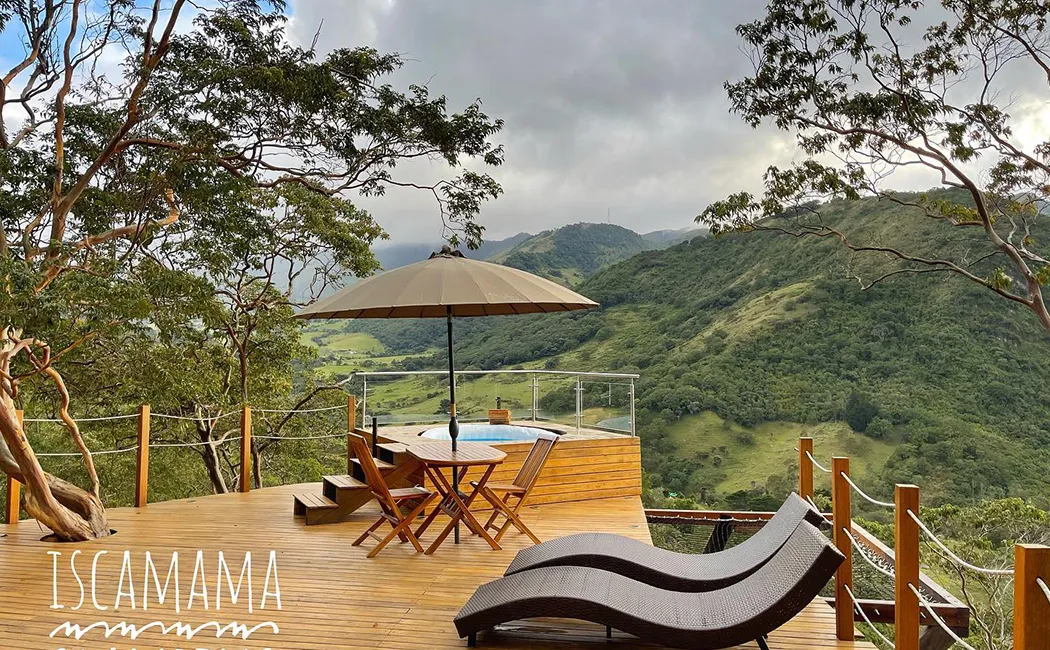 Iscalama Glampling Estacion Bella Vista camas jacuzzi