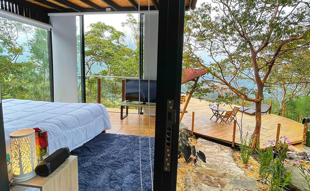 Iscalama Glampling Estacion Bella Vista camas entrada